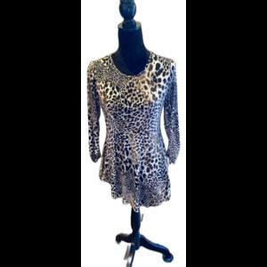 Bobeau Leopard Animal Print Blouse Size Small Pullover Stretch Top Irregular Hem